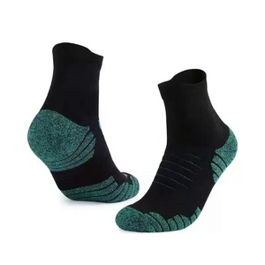 Custom Logo High Quality Crew Basketball Sport <b>Socks</b> Breathable Quick Dry Athletic <b>Socks</b> for Men and Women - Product Image 1