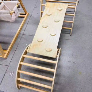 ชุดโครงปีนป่ายไม้สำหรับเด็กเล็ก ดีไซน์แบบมอนเตสซอรี่ ยี่ห้อ OEM รุ่น Pickler Triangle เหมาะสำหรับโรงเรียนอนุบาลและสนามเด็กเล่น - Product Image 6