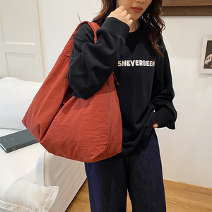 Bolso de Hombro de Gran Capacidad, Nuevo Bolso Tipo Dumpling, Bolso Casual para Mujer, Diseño Moderno con Cierre de Cremallera, Tela de Alta Calidad - Product Image 3