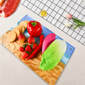 Tabla de cortar de doble cara de madera de olivo cuadrada artesanal decorativa Tabla de cortar de resina epoxi de océano Natural - Product Image 3