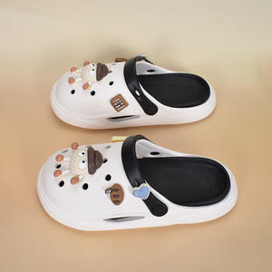 By-1610 Sandales Crocs pour femmes, à bout fermé, antidérapantes, à semelle épaisse, motif 'Petite boule de charbon' en forme de cœur, pour l'été, la plage et toutes saisons - Product Image 2