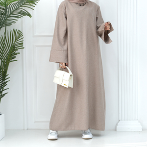 2024 tinta unita semplice abito Abaya chiuso a fessura <span class=keywords><strong>maniche</strong></span> <span class=keywords><strong>lunghe</strong></span> <span class=keywords><strong>con</strong></span> tasche laterali e cerniera posteriore da donna Muslim Casual Abaya - Product Image 3