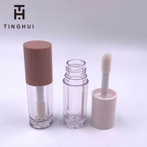 Nuevo Tubo de Brillo Labial de 5ml con Aplicador Grande, Envase Cosmético de Plástico Transparente con Tapa Negra/Blanca Mate - Product Image 6