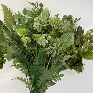 LO-591 Vente en gros de fleurs artificielles de style forêt, série de tiges de fleurs vertes, variétés mixtes, ton vert, pour mariage et décoration intérieure - Product Image 2