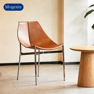 Chaise de banquet de luxe italienne en cuir et acier inoxydable, petite chaise d'appoint parisienne moderne pour la maison, le bureau ou le bar. - Product Image 5