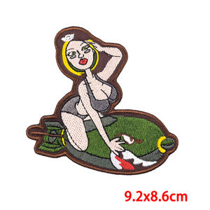 Parche Táctico de Silicona 3D de PVC con Diseño de Chica Comiendo Pollo para Juegos - Product Image 2