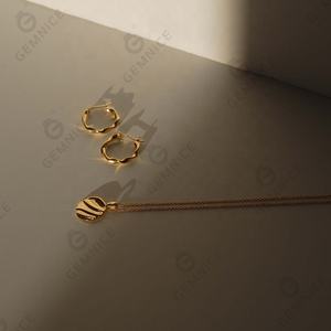 Gemnel kustom wanita 925 perak perhiasan emas berlapis intertwine lingkaran koin liontin kalung - Product Image 5