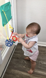 Mantel de succión de silicona con 4 correas ajustables de juguete <span class=keywords><strong>para</strong></span> bebés y niños pequeños, mantiene los juguetes fuera del suelo, apto <span class=keywords><strong>para</strong></span> lavavajillas - Product Image 5