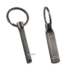 Porte-clés personnalisé en chrome noir, porte-clés en métal tendance, matériau en laiton, design de dessin animé élégant, porte-clés en métal personnalisés - Product Image 2