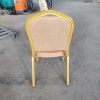 Chaises de salle à manger empilables en tissu au design traditionnel pour banquets de luxe, hôtels et salles commerciales