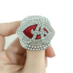 2023 Alabama/Saban Trendy Creative Gold Plated Couple Style Ring para diseño original Gemstone Cut Diamond Anniversary Fashion - Product Image 1