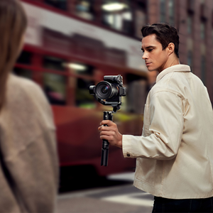 Estabilizador de Gimbal para Cámara RS 3 Mini, 795g, Disparo Vertical, 3.ª Generación de Estabilización, Control Remoto y Seguimiento Facial para Fotografía - Product Image 2