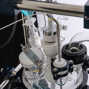 Chaudière de réaction de laboratoire chimique 150L avec double enveloppe, verre GG-17, supports en acier inoxydable, agitation automatique 750W - Product Image 5