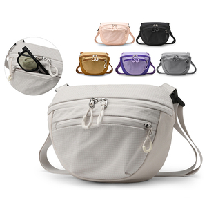 Sac à bandoulière de sport unisexe rose imperméable personnalisé pour voyage et loisirs pochette de rangement sac à bandoulière - Product Image 1