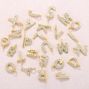 Dijes de letras chapados en oro con cristales de imitación de la A a la P para la creación de joyas, estilo clásico unisex. - Product Image 6
