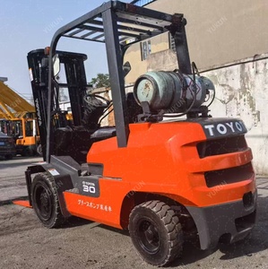 Montacargas Diésel Usado Komatsu FD2.5/3/4/5/7/10/15/16/25/30 Toneladas FGZN30 FDZN30 con Tres Elevadores Maestros en Shanghái en Venta - Product Image 5