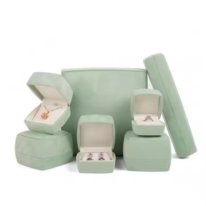 Elegante caja de anillo de boda de terciopelo gris de lujo, traje de siete piezas, contenedor de joyería de lujo para suministros de regalo - Product Image 2