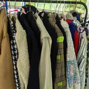 W09 Sıcak Fırsat Toptan Bayan Kışlık Günlük Moda İkinci El İndirimli Ceketler Takım Elbise Montları Stok Temizleme - Product Image 3