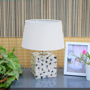 Alibaba.com上の高品質な貝殻ランプシェードメーカーと貝殻