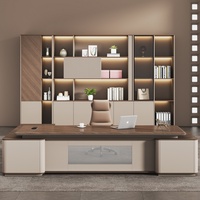 Ensemble de bureau de direction moderne et luxueux en forme de L avec armoire latérale et bibliothèque pour bureau de direction