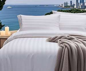 Venta al por mayor de 3cm de rayas blancas de polialgodón colección de hoteles ropa de cama de calidad premium juego de edredón con funda de almohada en línea - Product Image 3