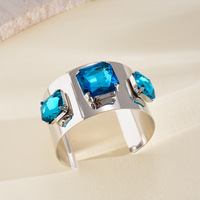 Bracelet manchette large et brillant pour femme avec grande pierre précieuse carrée, bijou tendance, idéal comme cadeau