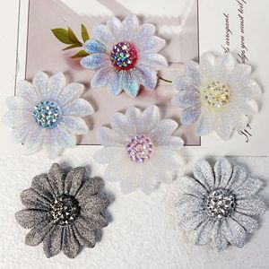 Perles de fleurs transparentes blanches de 44 mm en forme de tournesol à coller sur les vêtements et fleurs plates à coller sur les empeignes de chaussures comme décoration, fleurs de marguerite - Product Image 3