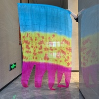 Grandes drapeaux de prière en soie Nayaking avec pompons pour la louange prophétique et la danse, bannière de ministère fluide peinte à la main, tie-dye