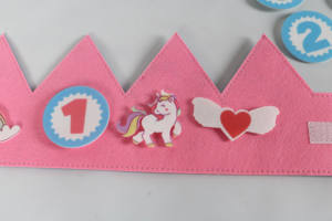 Sombrero <span class=keywords><strong>de</strong></span> <span class=keywords><strong>cumpleaños</strong></span> <span class=keywords><strong>de</strong></span> fieltro personalizable en <span class=keywords><strong>unicornio</strong></span> y formas numéricas Crown Photo Props para decoraciones <span class=keywords><strong>de</strong></span> Fiesta infantil - Product Image 2