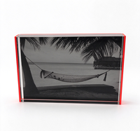 Cadre photo en acrylique, cadre d'affichage d'image transparent pour bureau avec bord rouge, bloc d'image imprimé sur mesure pour la maison, le bureau et les cadeaux