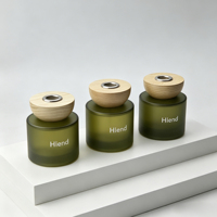 Diffuseur en verre mat vert personnalisé avec collier en bois de luxe, flacon vide pour parfum, vente en gros, ensemble d'aromathérapie pour la maison