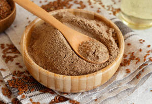 Poudre d'extrait de graines de lin sauvage pressées à froid, pure et raffinée, pour les entreprises de poudres végétales, les mélanges nutritionnels et les industries des boissons - Product Image 3