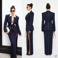 Completo da Donna con Blazer a Righe Blu Navy e Gonna con Spacco Alto, Giacca Elegante con Vita Stretta, Set Business Personalizzabile OEM/ODM