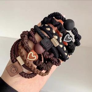 Ensemble de chouchous <span class=keywords><strong>élastique</strong></span>s tressés <span class=keywords><strong>avec</strong></span> cœur et smiley, à lacets, marron et noir, simples et tendance, adaptés à un usage quotidien pour femmes - Product Image 1