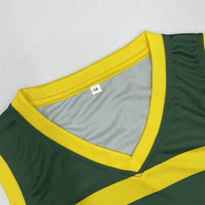 Uniforme de Baloncesto Universitario Personalizado, Conjunto Transpirable con Estampado, Diseños de Sublimación Personalizados para Equipos Deportivos Juveniles, Ropa de Baloncesto 100% - Product Image 4