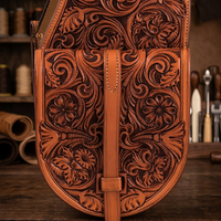 Sac de selle en cuir véritable sculpté et façonné à la main pour chevaux western et motos, avec accessoires et logo personnalisés en acier inoxydable