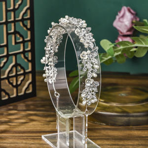 Nouvelle coiffe de mariée européenne et américaine en gros, bandeau en alliage et cristal avec un design exquis de feuilles et de fleurs pour mariage - Product Image 4