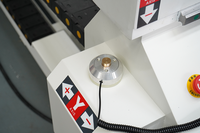 Máquina de Grabado CNC de Alta Precisión en Verde y Blanco para Madera, Router Personalizable en Color y Tamaño para Grabado y Corte de Puertas de MDF