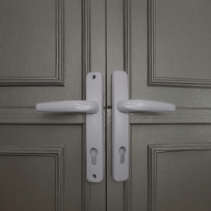 Juego de Manijas para Puerta de Entrada de Aleación de Aluminio Blanco de 85 mm, Diseño Moderno, Directo de Fábrica, con Palanca de Inclinación y Giro - Product Image 5