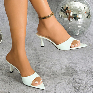 Sandales Nude Élégantes pour <span class=keywords><strong>Femme</strong></span> à Talons Mi-Hauts Évasés en Cuir Verni, Bout Pointu, Mules à Bout Ouvert, Chaussures d'Été Décontractées pour Fêtes et Cérémonies - Product Image 6