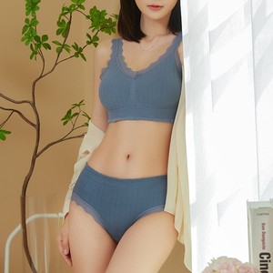 ชุดชั้นในบราไร้โครงรูปตัวยูแบบใหม่ไร้รอยต่อ ดีไซน์เซ็กซี่ คอวี แฟชั่นสำหรับผู้หญิง - Product Image 1
