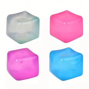 Juguetes Blandos Luminosos en Forma de Cubo de Hielo, Cubo Cuadrado, Pelota Antiestrés, Juguetes Sensoriales - Product Image 3