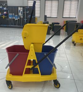 Cubo de fregona de supermercado de lugar público de pasaje de vestíbulo de Hotel con llave giratoria Escurridor de cubo de fregona de plástico - Product Image 1