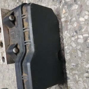 ปั๊มเบรก <span class=keywords><strong>ABS</strong></span> แท้รุ่น 89541-0D260 สำหรับ Toyota <span class=keywords><strong>Vios</strong></span> Yaris ระบบเบรกป้องกันล้อล็อก อะไหล่รถยนต์ - Product Image 1