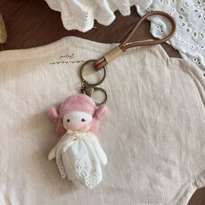 Portachiavi con Bambola in Stoffa Miniatura Fatta a Mano OEM ODM, Bambola in Peluche Morbido <span class=keywords><strong>di</strong></span> Cotone con <span class=keywords><strong>Vestito</strong></span> in Pizzo, Decorazione per Borsa per Bambini - Product Image 5