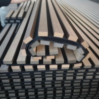 Panneau acoustique flexible certifié en lattes de bois avec feutre, placage MDF, support PET, TUV, pliable, enroulable, insonorisant, pour mur, incurvé