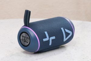 Altavoz Bluetooth de cuerda de mano al aire libre impermeable de 16W con luz LED pulsante 1/2" - Product Image 4