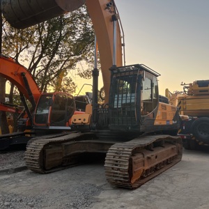 Excavatrice hydraulique Hyundai 520L-9VS d'occasion, équipement minier lourd avec conception économe en énergie, largement utilisée dans la construction routière - Product Image 5