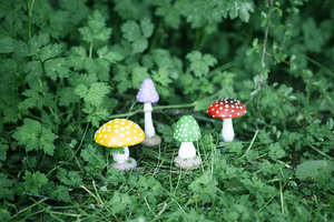 Conjunto de cuatro Multi color seta Jardín de setas adornos y estatuas Ideal de jardín de hadas decoración (multicolor) - Product Image 3