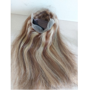 Vente en gros Perruque sans colle antidérapante en soie, nouée à la main, avec naissance des cheveux, brun blond, perruque haute extensions de cheveux humains - Product Image 1